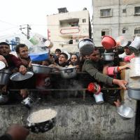 Menschen im Gazastreifen mangelt es inzwischen an fast allem. Foto: Mohammed Zaanoun