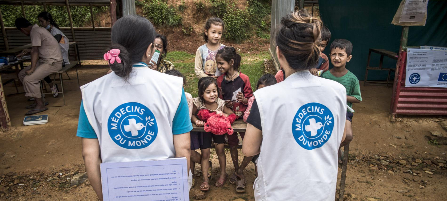 Nach dem verheerenden Erdbeben in Nepal unterstützt Ärzte der Welt mit Erste-Hilfe Maßnahmen, Wiederaufbau von Gesundheitseinrichtungen und medizinischen Schulungen | © Olivier Papegnies